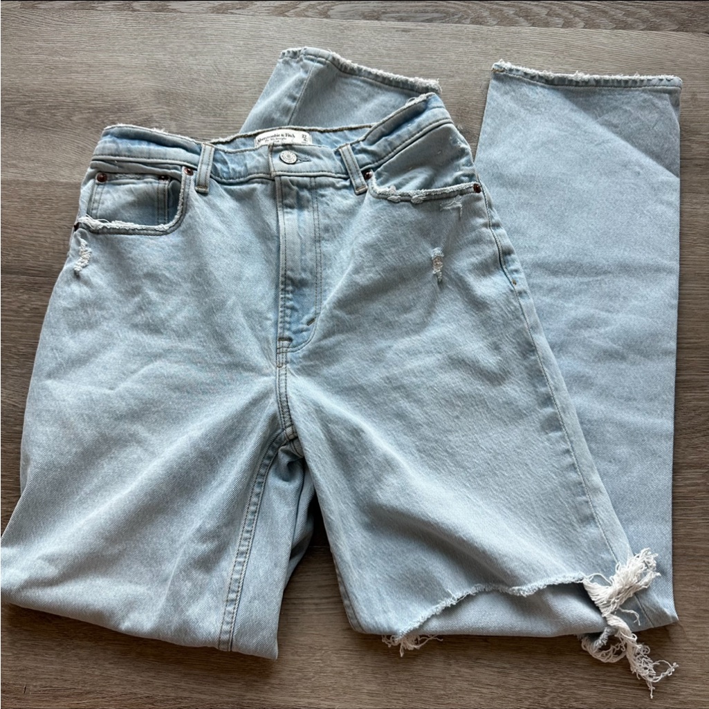 Ultra High Rise 90s Straight Jean Size 27/4 Perfect Condition